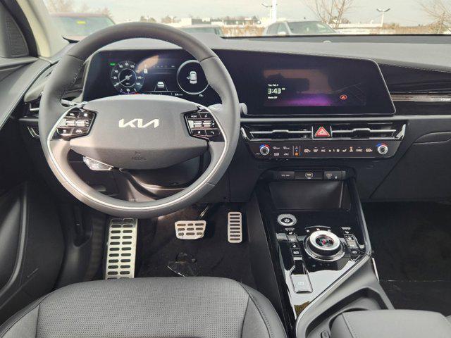 Photo of 2025 Snow White Pearl Kia Niro EV