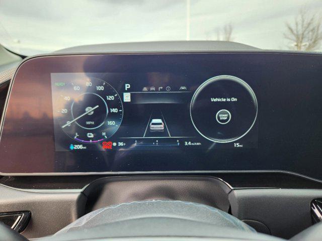 Photo of 2025 Snow White Pearl Kia Niro EV