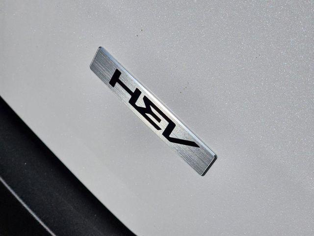 Photo of 2026 Snow White Pearl Kia Carnival Hybrid