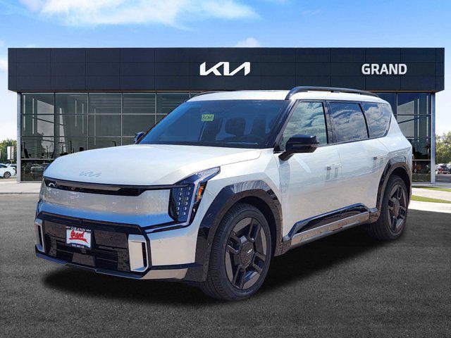 Photo of 2026 Ivory Kia EV9