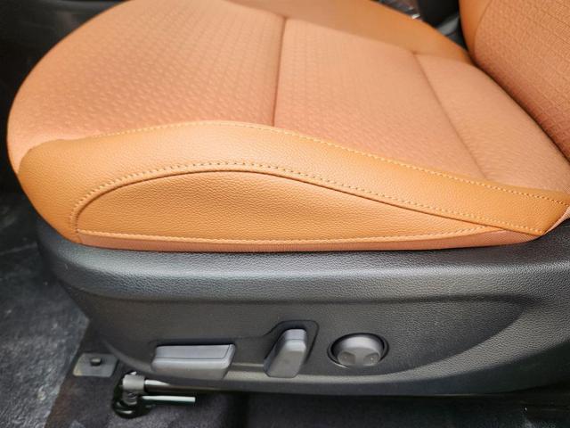 Photo of 2025 Clear White/Black Roof Kia Soul
