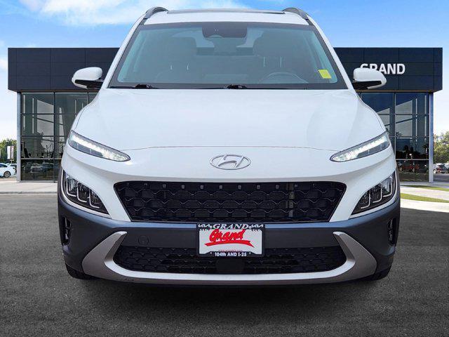 Photo of 2022 Lunar White Hyundai KONA