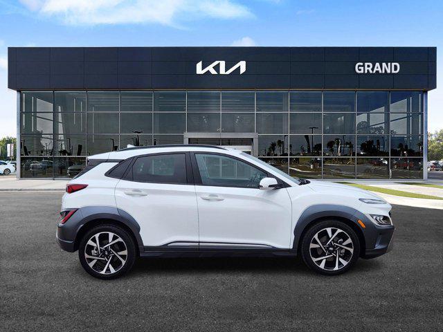 Photo of 2022 Lunar White Hyundai KONA