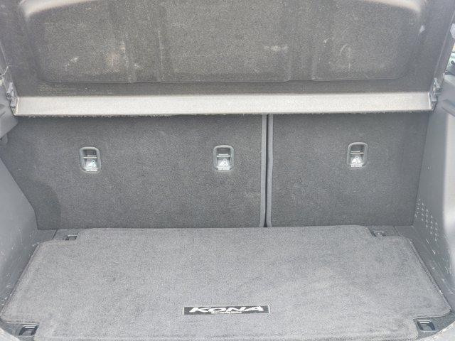 Photo of 2022 Lunar White Hyundai KONA