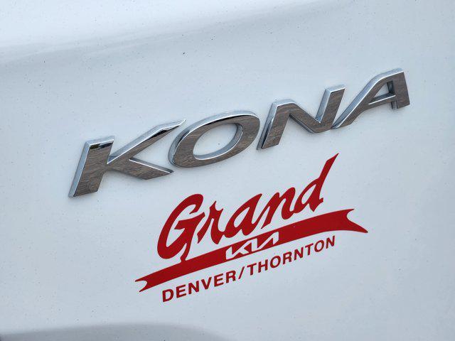 Photo of 2022 Lunar White Hyundai KONA