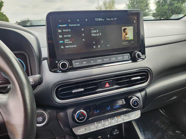 Photo of 2022 Lunar White Hyundai KONA