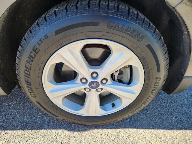Photo of 2020 Magnetic Metallic Ford Edge