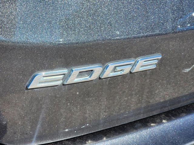 Photo of 2020 Magnetic Metallic Ford Edge