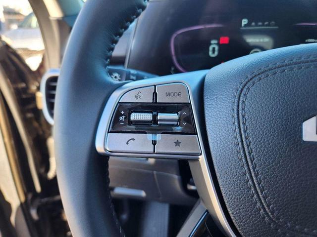 Photo of 2025 Glacial White Pearl Kia Telluride
