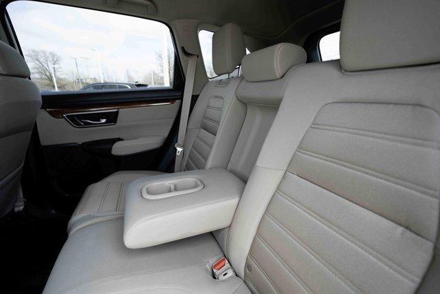 Photo of 2022 Platinum White Pearl Honda CR-V