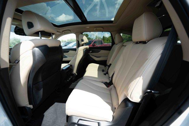 Photo of 2024 White Acura MDX