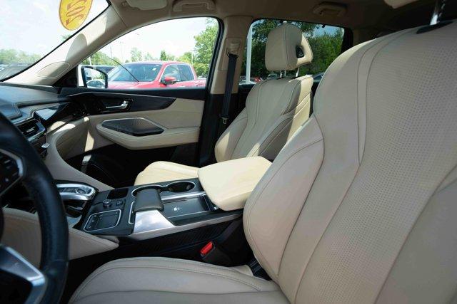 Photo of 2024 White Acura MDX