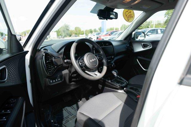 Photo of 2023 Snow White Pearl Kia Soul