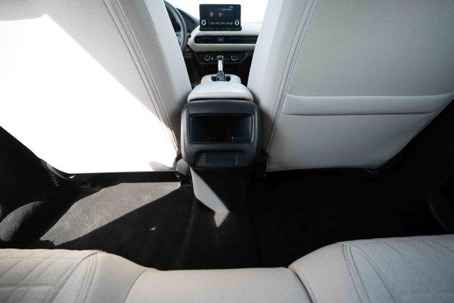 Photo of 2025 Lunar Silver Metallic Honda HR-V