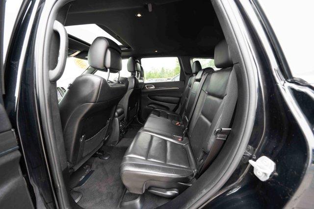 Photo of 2018 Diamond Black Crystal Pearlcoat Jeep Grand Cherokee