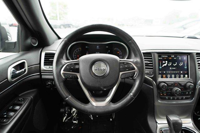 Photo of 2018 Diamond Black Crystal Pearlcoat Jeep Grand Cherokee