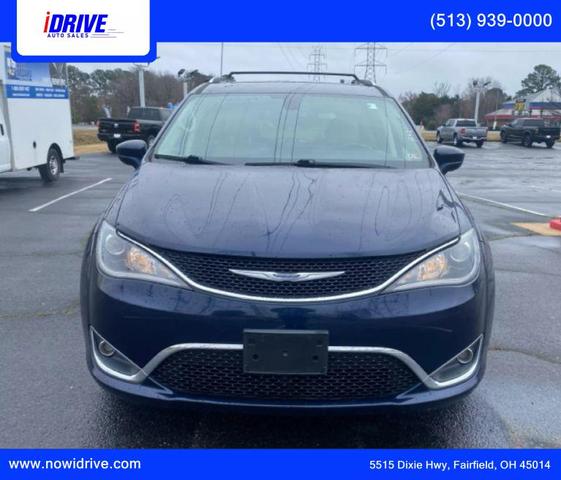 Photo of 2018 Blue Chrysler Pacifica