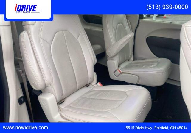 Photo of 2018 Blue Chrysler Pacifica