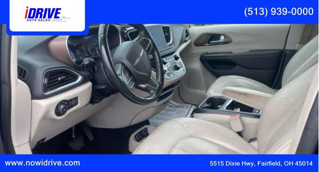 Photo of 2018 Blue Chrysler Pacifica
