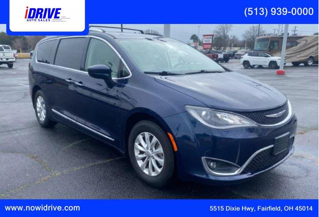 Photo of 2018 Blue Chrysler Pacifica