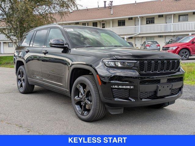 Photo of 2025 Diamond Black Jeep Grand Cherokee L
