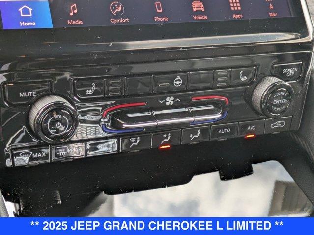 Photo of 2025 Diamond Black Jeep Grand Cherokee L