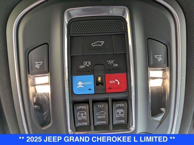 Photo of 2025 Diamond Black Jeep Grand Cherokee L