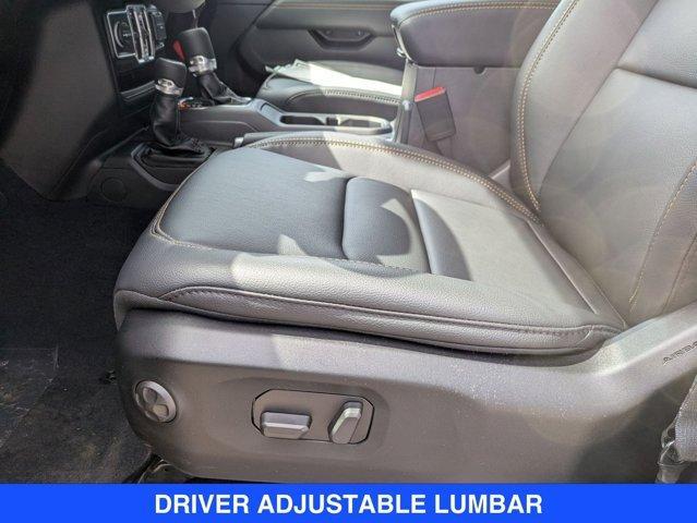 Photo of 2025 Granite Crystal Clearcoat Metallic Jeep Wrangler