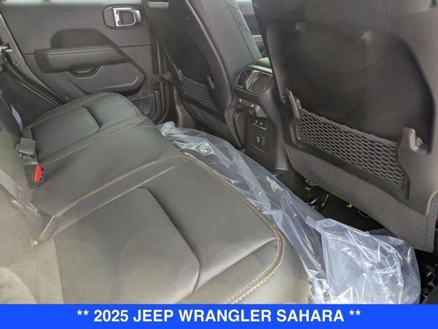 Photo of 2025 Granite Crystal Clearcoat Metallic Jeep Wrangler