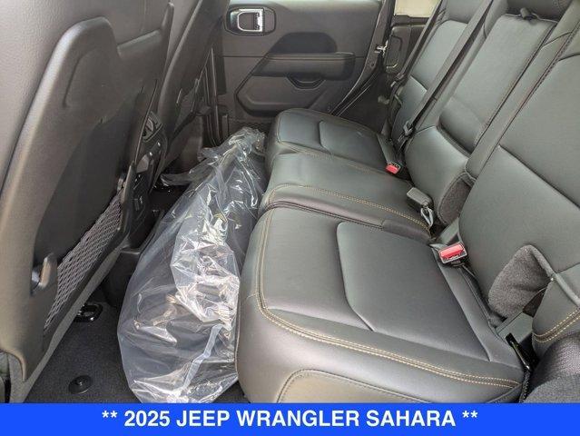 Photo of 2025 Granite Crystal Clearcoat Metallic Jeep Wrangler