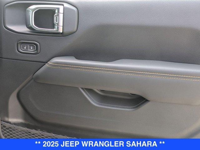 Photo of 2025 Granite Crystal Clearcoat Metallic Jeep Wrangler