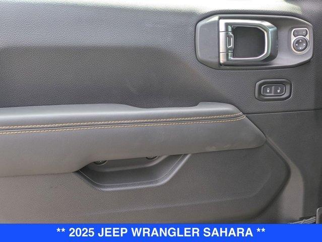 Photo of 2025 Granite Crystal Clearcoat Metallic Jeep Wrangler