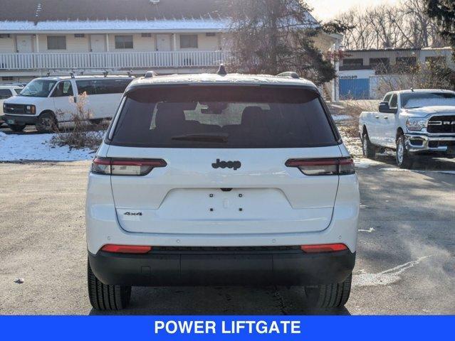 Photo of 2025 Bright White Clearcoat Jeep Grand Cherokee L