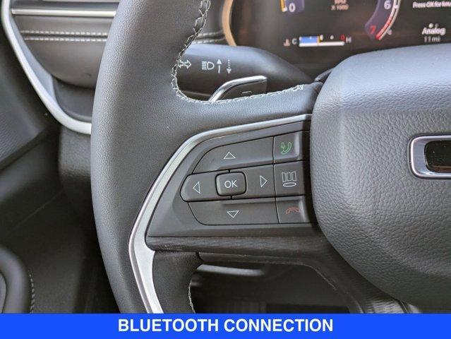 Photo of 2025 Bright White Clearcoat Jeep Grand Cherokee L