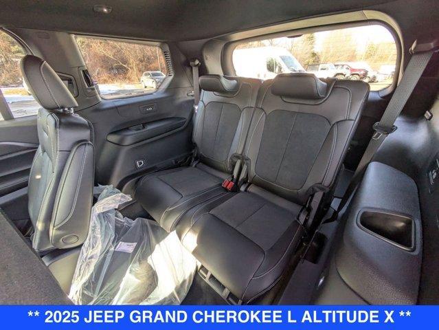 Photo of 2025 Bright White Clearcoat Jeep Grand Cherokee L