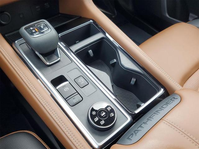 Photo of 2022 Solid Gray/Super Black Nissan Pathfinder