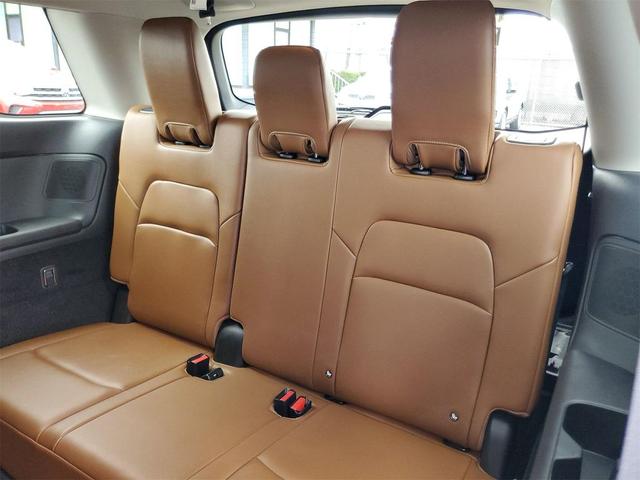 Photo of 2022 Solid Gray/Super Black Nissan Pathfinder