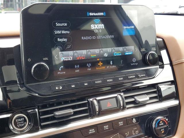 Photo of 2022 Solid Gray/Super Black Nissan Pathfinder