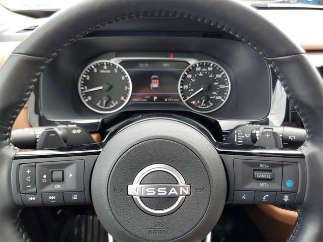 Photo of 2022 Solid Gray/Super Black Nissan Pathfinder