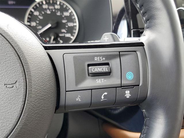 Photo of 2022 Solid Gray/Super Black Nissan Pathfinder