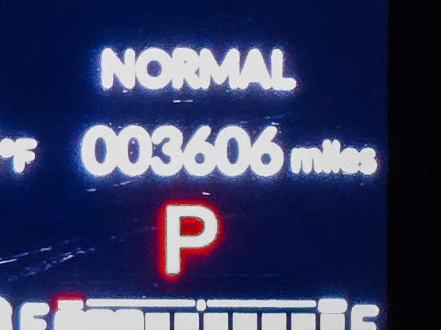Photo of 2024 Platinum White Pearl Honda HR-V