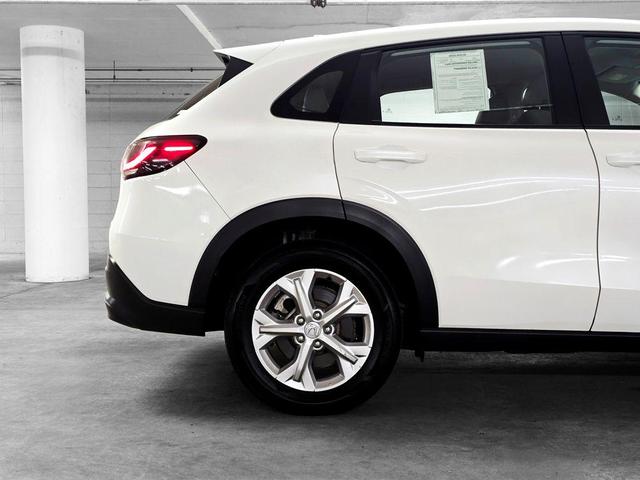 Photo of 2024 Platinum White Pearl Honda HR-V