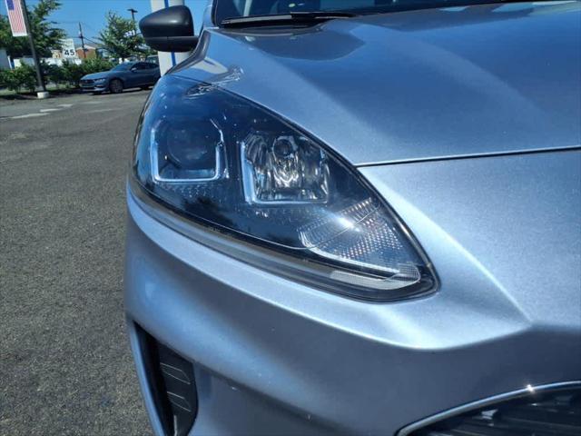 Photo of 2022 Iced Blue Silver Metallic Ford Escape