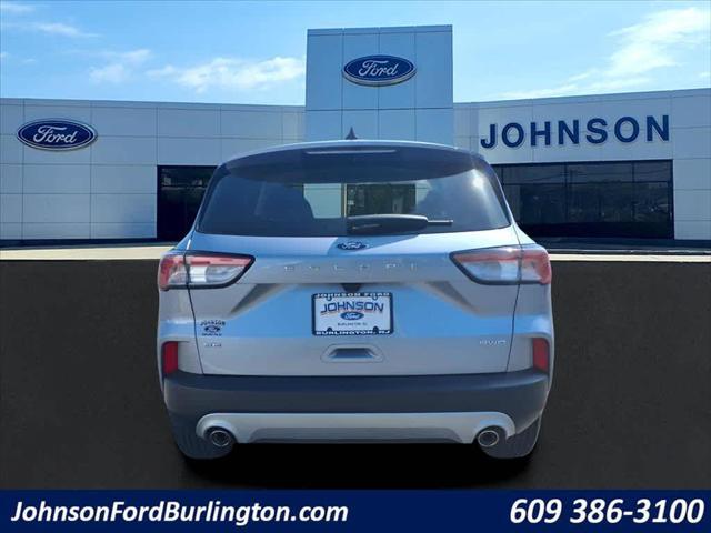 Photo of 2022 Iced Blue Silver Metallic Ford Escape