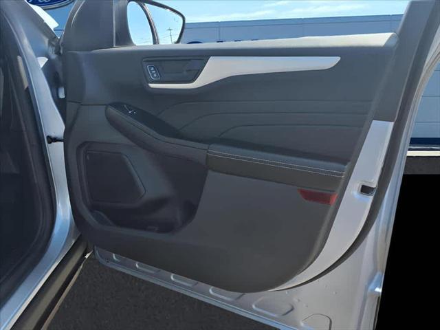 Photo of 2022 Iced Blue Silver Metallic Ford Escape