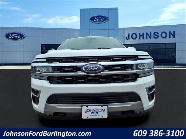 Photo of 2022 Star White Metallic Tri-Coat Ford Expedition