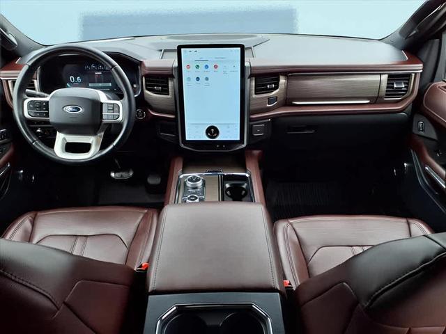 Photo of 2022 Star White Metallic Tri-Coat Ford Expedition