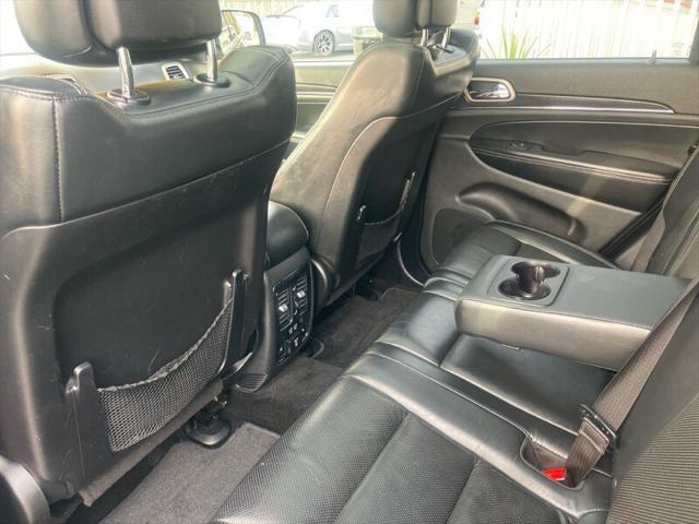 Photo of 2015 Gray Jeep Grand Cherokee