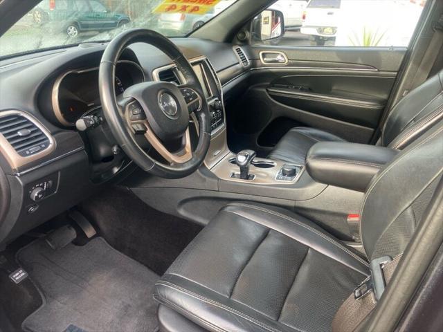 Photo of 2015 Gray Jeep Grand Cherokee