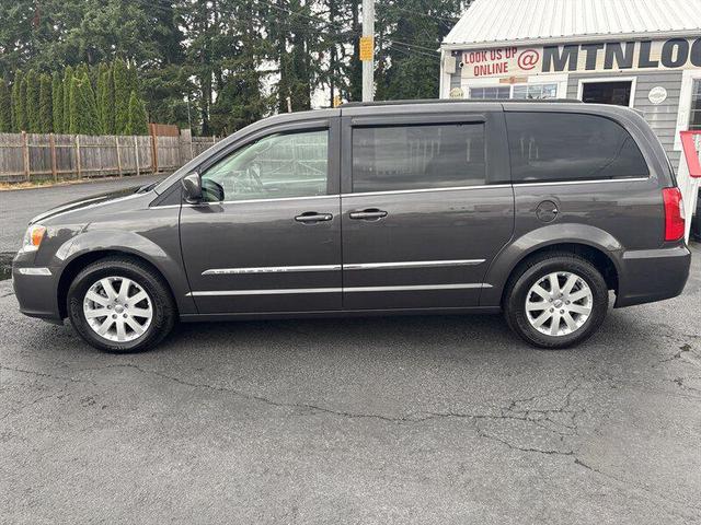 Photo of 2015 Granite Crystal Metallic Clearcoat Chrysler Town & Country